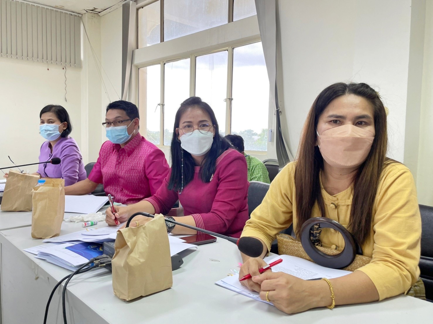 ผู้ว่าราชการจังหวัดมหาสารคามประชุมคณะกรรมการบริหารศูนย์อำนวยการขจัดความยากจนและพัฒนาคนทุกช่วงวัยอย่างยั่งยืนตามหลักปรัชญาของเศรษฐกิจพอเพียงจังหวัดมหาสารคาม (คจพ.จ)
