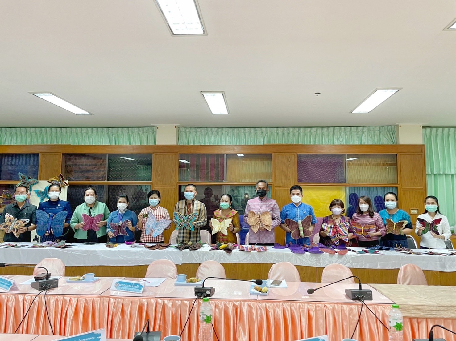 ?จังหวัดมหาสารคาม  ประชุมคณะกรรมการคัดเลือกผีเสื้อประดิษฐ์ เพื่อนำไปประดับในนิทรรศการเฉลิมพระเกียรติสมเด็จพระนางเจ้าสิริกิติ์ พระบรมราชินีนาถ พระบรมราชชนนีพันปีหลวง เนื่องในโอกาสมหามงคลเฉลิมพระชนมพรรษา ๙๐ พรรษา ๑๒ สิงหาคม ๒๕๖๕