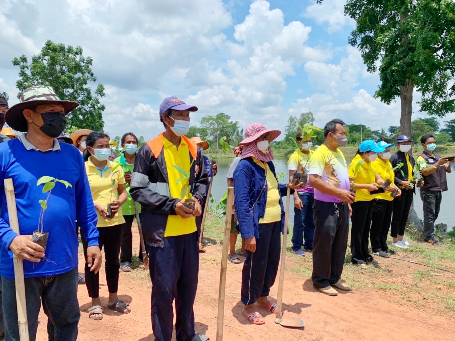 พช.รวมใจไทย ปลูกต้นไม้ เพื่อแผ่นดิน สืบสานสู่ 100 ล้านต้น