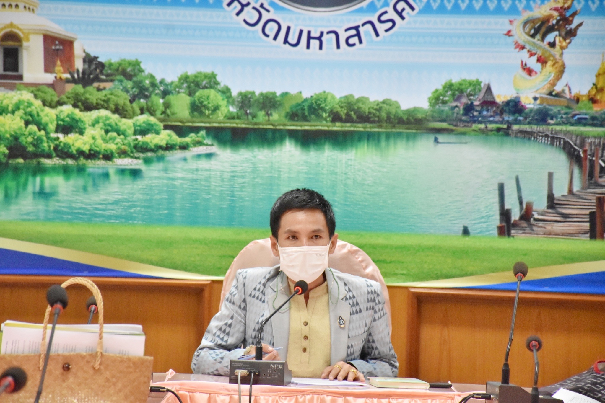 พช.มหาสารคามประชุมพิจารณาคัดเลือกผู้ผลิต ผู้ประกอบการ OTOP เข้าร่วมจำหน่ายสินค้า ในงาน OTOP Midyear ๒๐๒๒