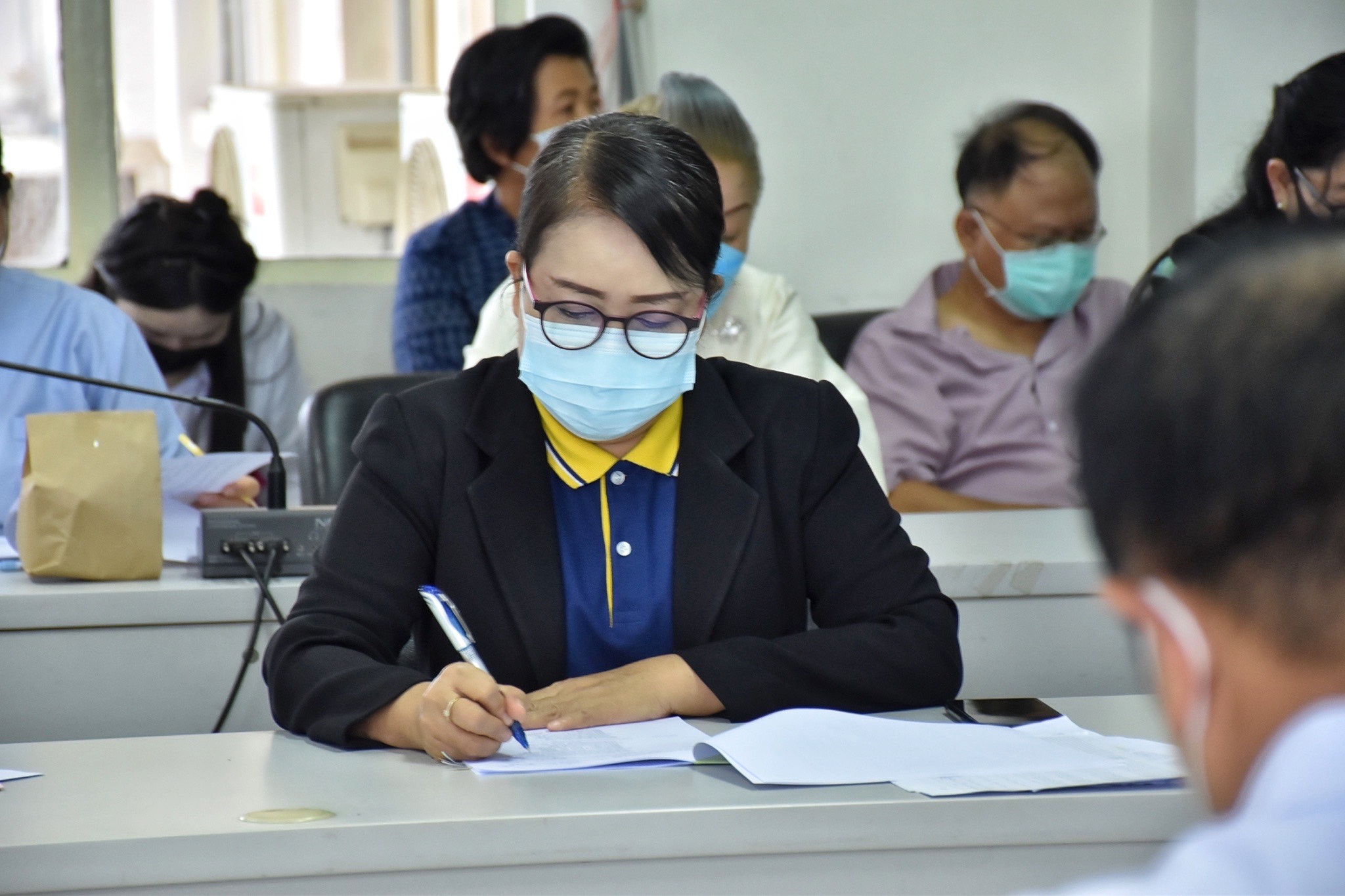 ผู้ว่าราชการจังหวัดมหาสารคามประชุมคณะกรรมการบริหารศูนย์อำนวยการขจัดความยากจนและพัฒนาคนทุกช่วงวัยอย่างยั่งยืนตามหลักปรัชญาของเศรษฐกิจพอเพียงจังหวัดมหาสารคาม (คจพ.จ)