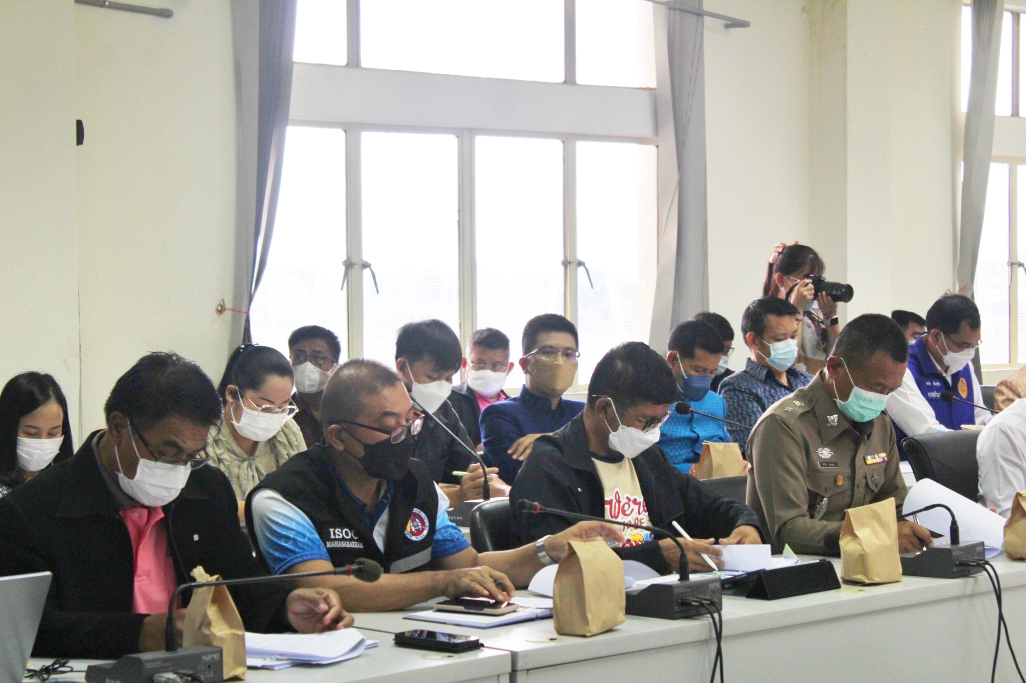 ผู้ว่าราชการจังหวัดมหาสารคามประชุมคณะกรรมการบริหารศูนย์อำนวยการขจัดความยากจนและพัฒนาคนทุกช่วงวัยอย่างยั่งยืนตามหลักปรัชญาของเศรษฐกิจพอเพียงจังหวัดมหาสารคาม (คจพ.จ)
