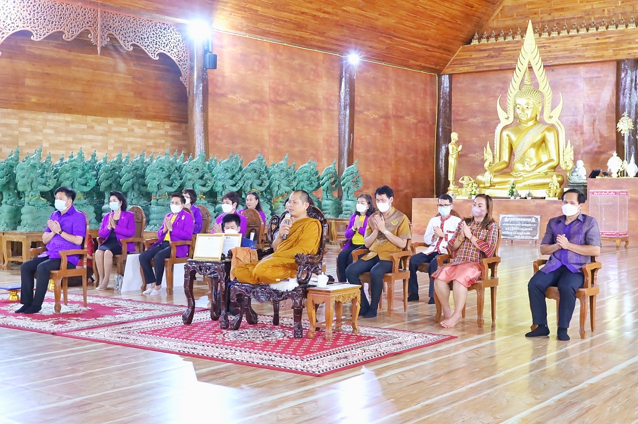 ผู้ว่าราชการจังหวัดมหาสารคาม มอบใบประกาศเกียติคุณ แด่คุณพระครูภาวนาชยานุสิฐ (พระอาจารย์สุริยันต์โฆษะปัญโญ)