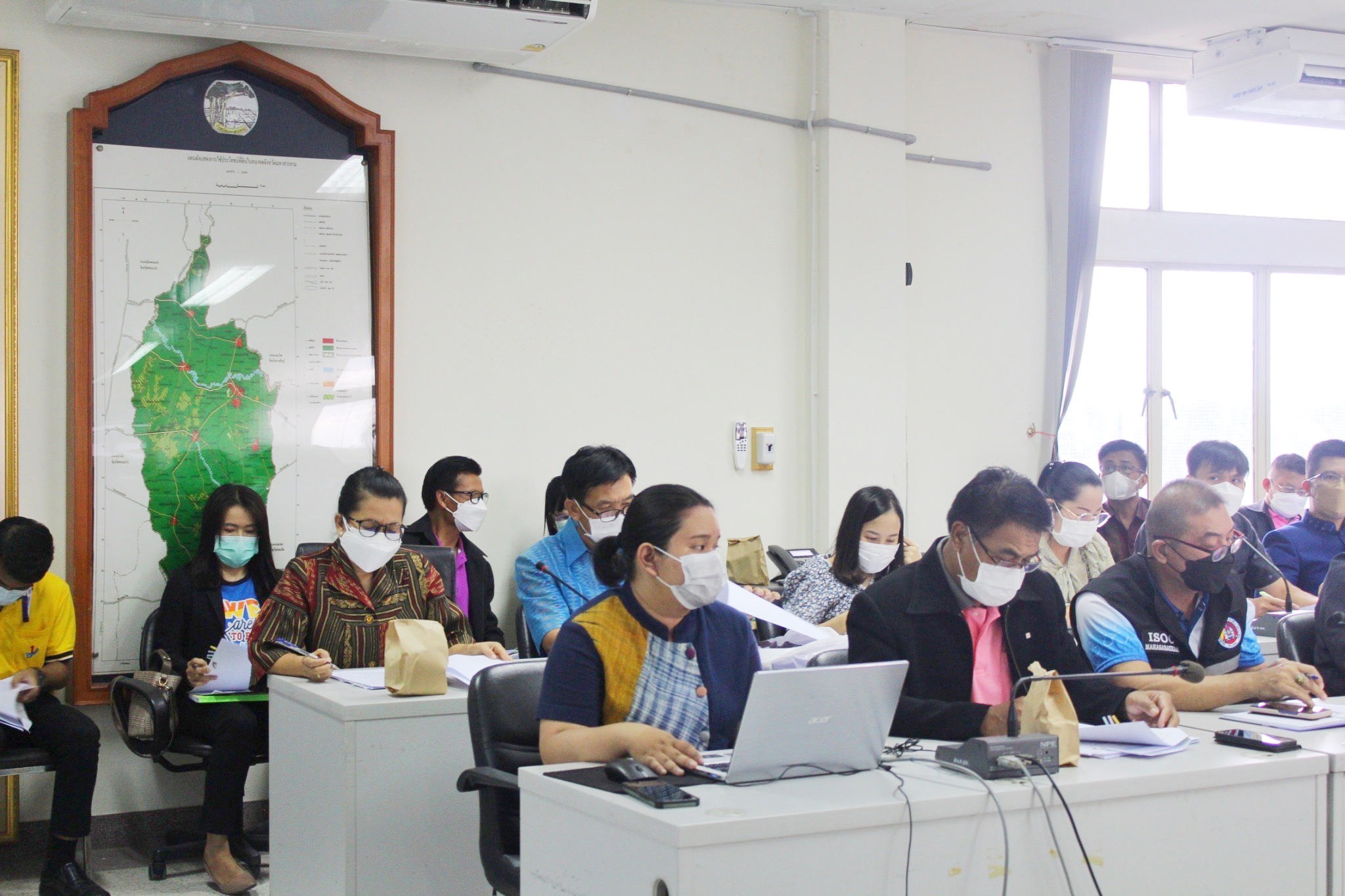 ผู้ว่าราชการจังหวัดมหาสารคามประชุมคณะกรรมการบริหารศูนย์อำนวยการขจัดความยากจนและพัฒนาคนทุกช่วงวัยอย่างยั่งยืนตามหลักปรัชญาของเศรษฐกิจพอเพียงจังหวัดมหาสารคาม (คจพ.จ)