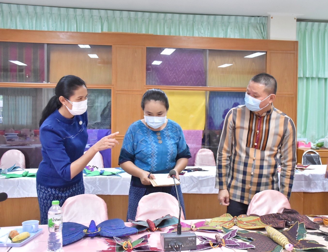 ?จังหวัดมหาสารคาม  ประชุมคณะกรรมการคัดเลือกผีเสื้อประดิษฐ์ เพื่อนำไปประดับในนิทรรศการเฉลิมพระเกียรติสมเด็จพระนางเจ้าสิริกิติ์ พระบรมราชินีนาถ พระบรมราชชนนีพันปีหลวง เนื่องในโอกาสมหามงคลเฉลิมพระชนมพรรษา ๙๐ พรรษา ๑๒ สิงหาคม ๒๕๖๕