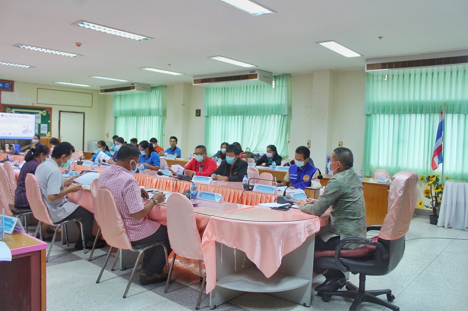 รองผู้ว่าราชการจังหวัดมหาสารคาม “ประชุมคณะทำงานรับผิดชอบตามมิติของปัญหาการขจัดความยากจนและพัฒนาคนทุกช่วงวัยอย่างยั่งยืน ตามหลักปรัชญาของเศรษฐกิจพอเพียงจังหวัดมหาสารคาม” (มิติปัญหาด้านสุขภาพ มิติด้านการศึกษา  และมิติด้านการเข้าถึงบริการภาครัฐ)