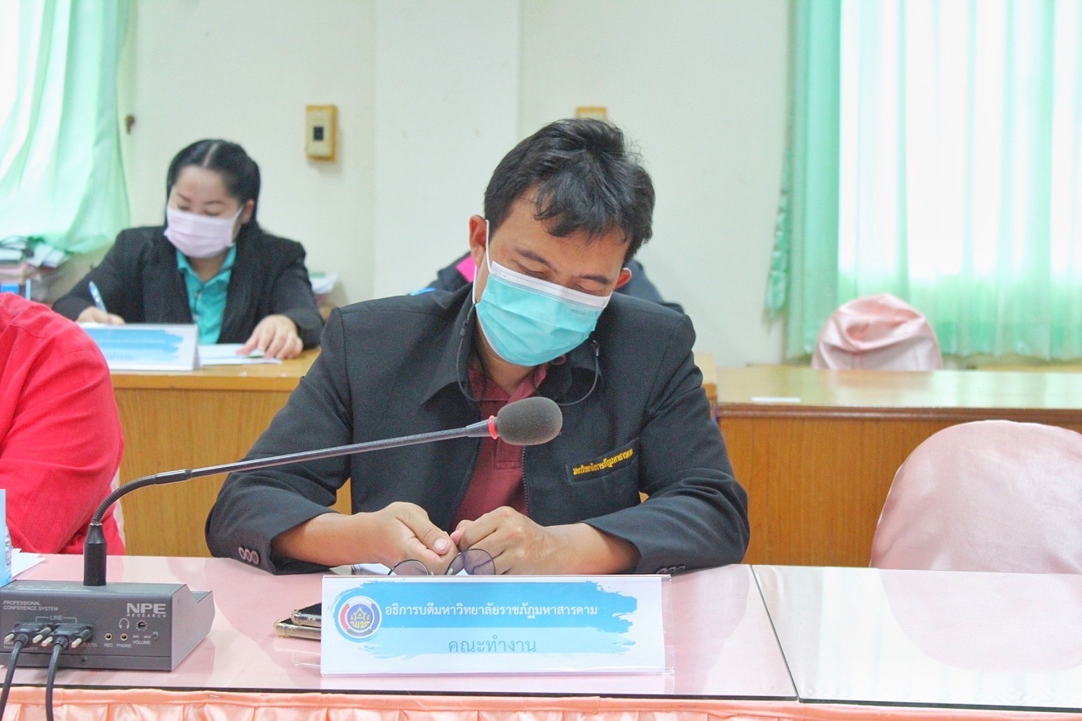รองผู้ว่าราชการจังหวัดมหาสารคาม “ประชุมคณะทำงานรับผิดชอบตามมิติของปัญหาการขจัดความยากจนและพัฒนาคนทุกช่วงวัยอย่างยั่งยืน ตามหลักปรัชญาของเศรษฐกิจพอเพียงจังหวัดมหาสารคาม” (มิติปัญหาด้านสุขภาพ มิติด้านการศึกษา  และมิติด้านการเข้าถึงบริการภาครัฐ)