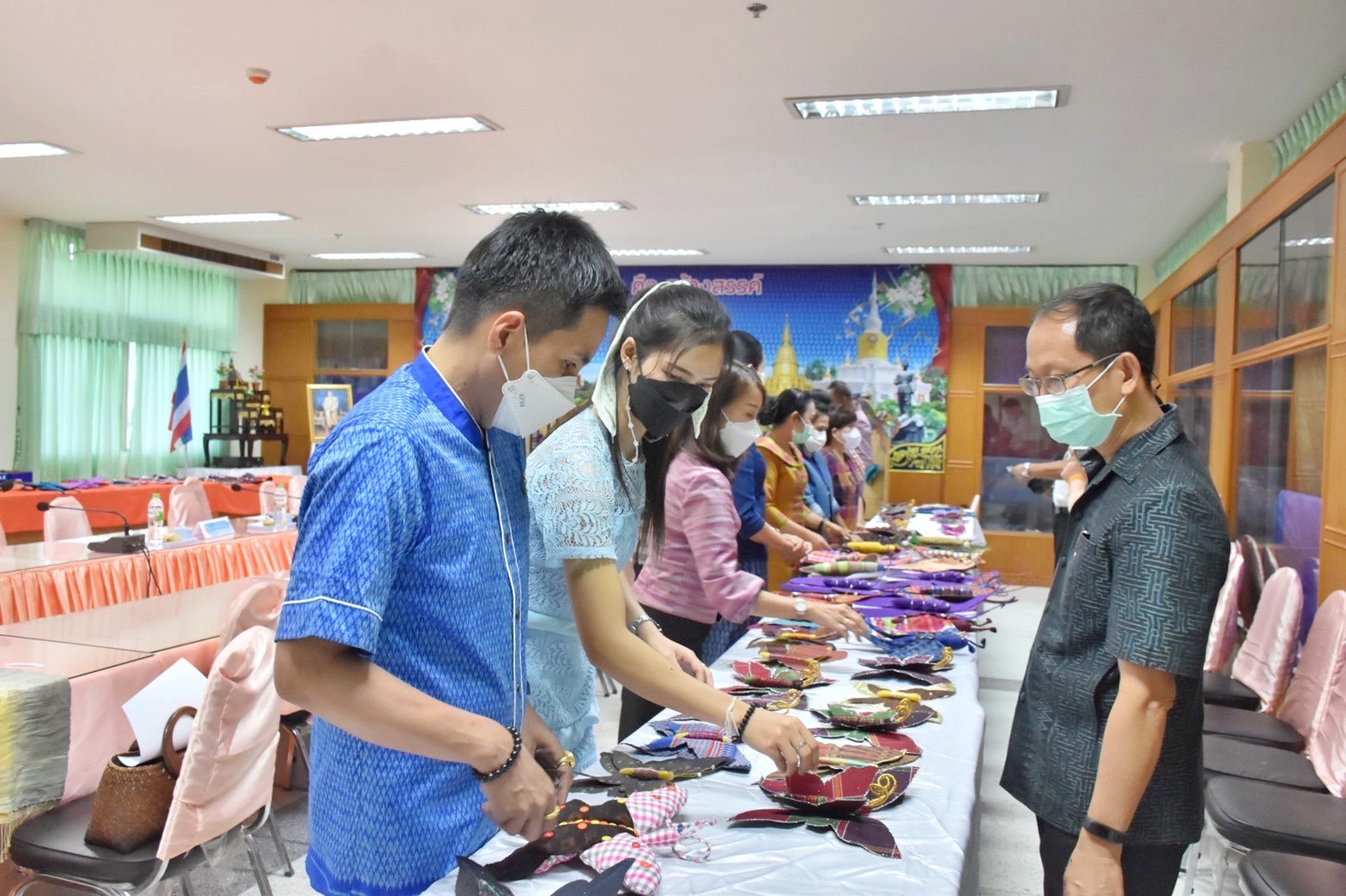 ?จังหวัดมหาสารคาม  ประชุมคณะกรรมการคัดเลือกผีเสื้อประดิษฐ์ เพื่อนำไปประดับในนิทรรศการเฉลิมพระเกียรติสมเด็จพระนางเจ้าสิริกิติ์ พระบรมราชินีนาถ พระบรมราชชนนีพันปีหลวง เนื่องในโอกาสมหามงคลเฉลิมพระชนมพรรษา ๙๐ พรรษา ๑๒ สิงหาคม ๒๕๖๕