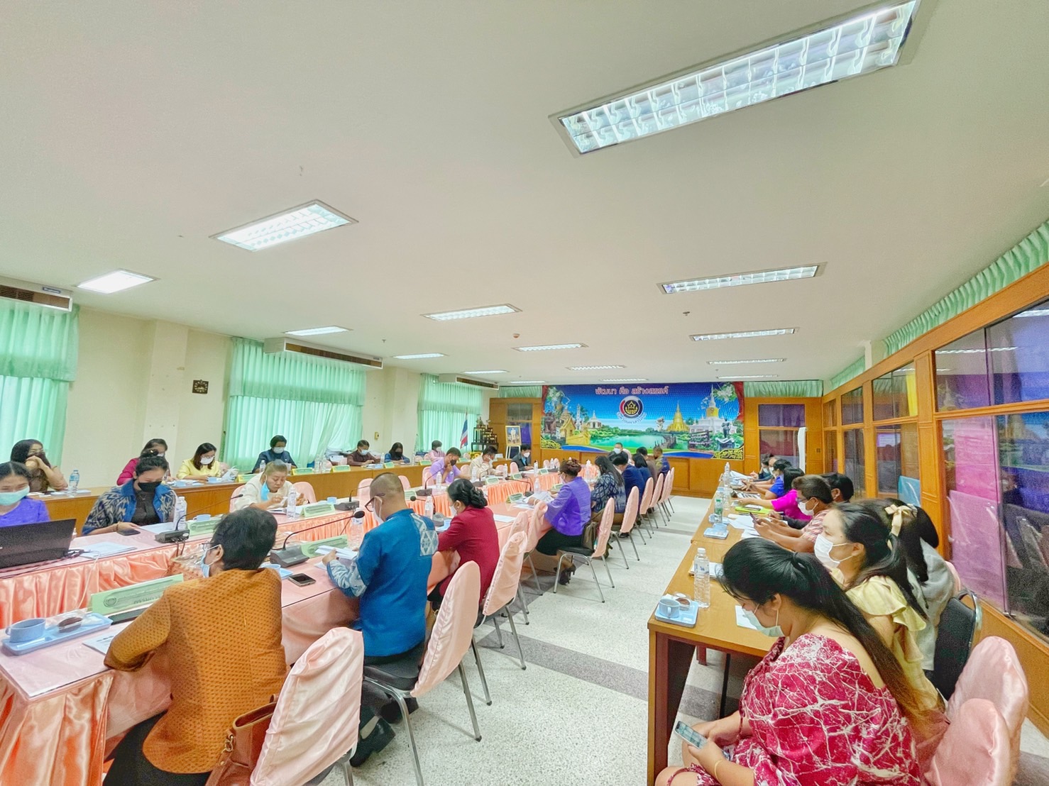 พช.มหาสารคาม ประชุมเข้มเพื่อชี้แจงกรอบแนวทาง หลักเกณฑ์เข้าคัดสรรสุดยอดหนึ่งตำบล หนึ่งผลิตภัณฑ์ไทย ปี พ.ศ. 2565 (OTOP Product Champion : OPC) จังหวัดมหาสารคาม