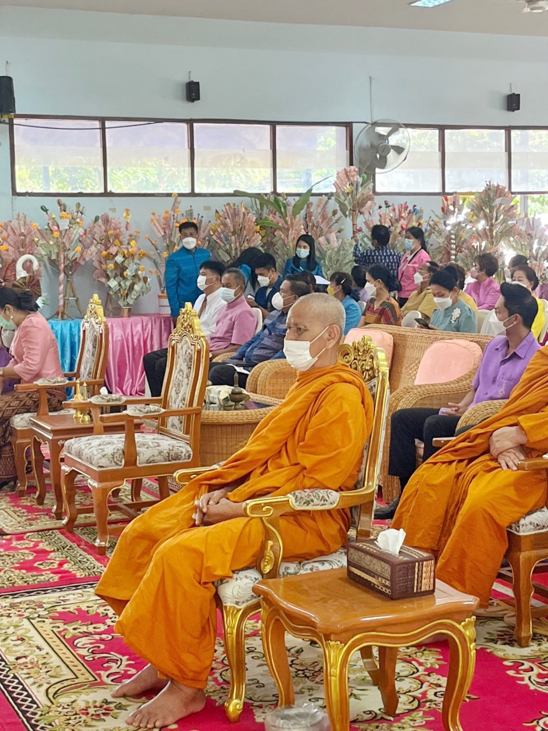 ผู้ว่าฯมหาสารคาม ร่วมเป็นเจ้าภาพทอดผ้าป่าสามัคคีซ่อมแซมบ้านผู้ยากไร้ แก้จนด้านที่อยู่อาศัย เพื่อคนอำเภอเชียงยืน จังหวัดมหาสารคาม