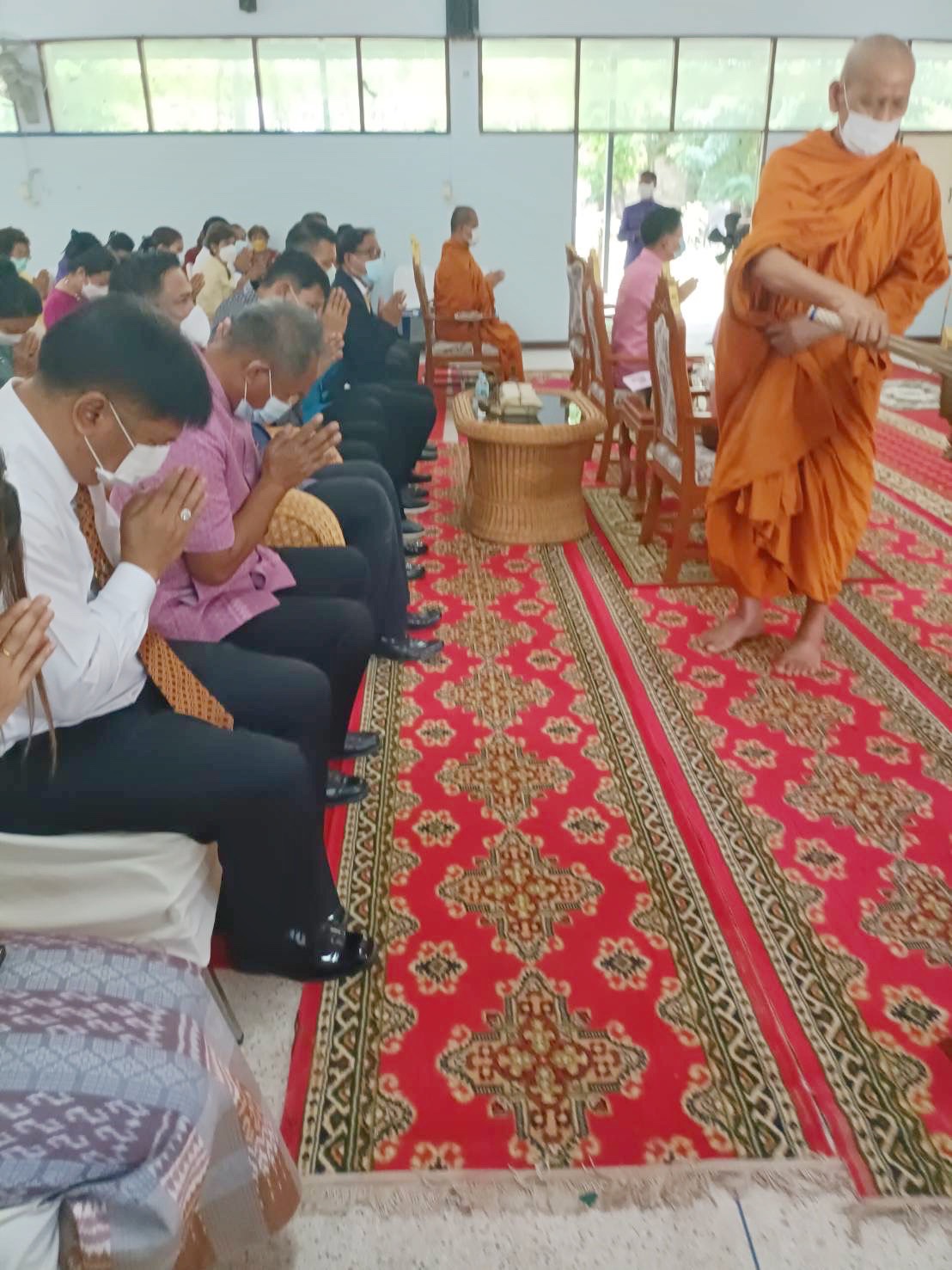 ผู้ว่าฯมหาสารคาม ร่วมเป็นเจ้าภาพทอดผ้าป่าสามัคคีซ่อมแซมบ้านผู้ยากไร้ แก้จนด้านที่อยู่อาศัย เพื่อคนอำเภอเชียงยืน จังหวัดมหาสารคาม
