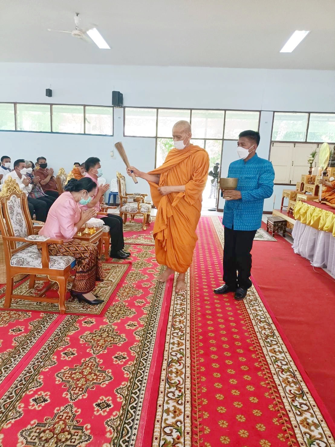 ผู้ว่าฯมหาสารคาม ร่วมเป็นเจ้าภาพทอดผ้าป่าสามัคคีซ่อมแซมบ้านผู้ยากไร้ แก้จนด้านที่อยู่อาศัย เพื่อคนอำเภอเชียงยืน จังหวัดมหาสารคาม