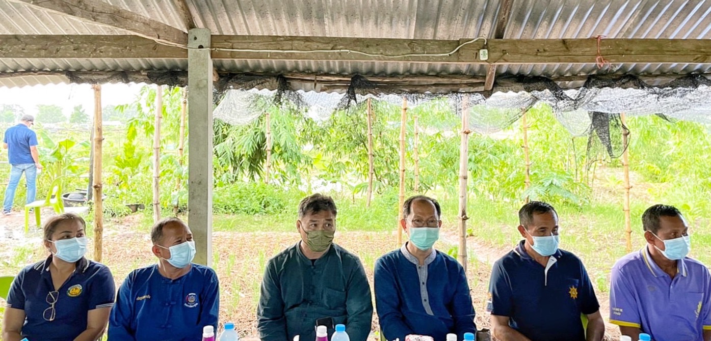 ? ผู้ว่าฯ มหาสารคาม นำทีมหัวหน้าส่วนราชการลงพื้นที่เยี่ยมเยียนให้กำลังใจ ครัวเรือนต้นแบบโคกหนองนาพัฒนาชุมชน อำเภอบรบือ จังหวัดมหาสารคาม