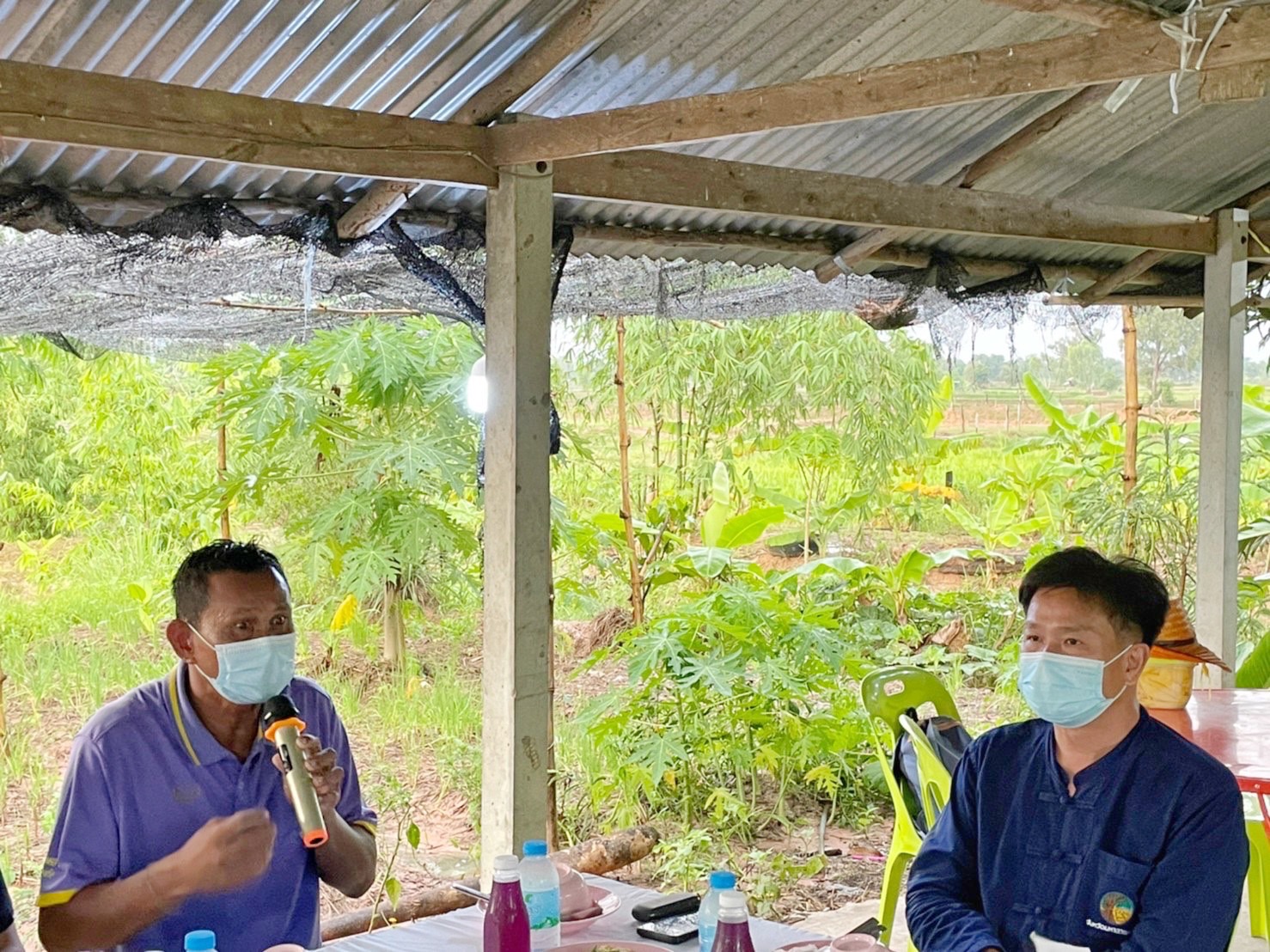 ? ผู้ว่าฯ มหาสารคาม นำทีมหัวหน้าส่วนราชการลงพื้นที่เยี่ยมเยียนให้กำลังใจ ครัวเรือนต้นแบบโคกหนองนาพัฒนาชุมชน อำเภอบรบือ จังหวัดมหาสารคาม
