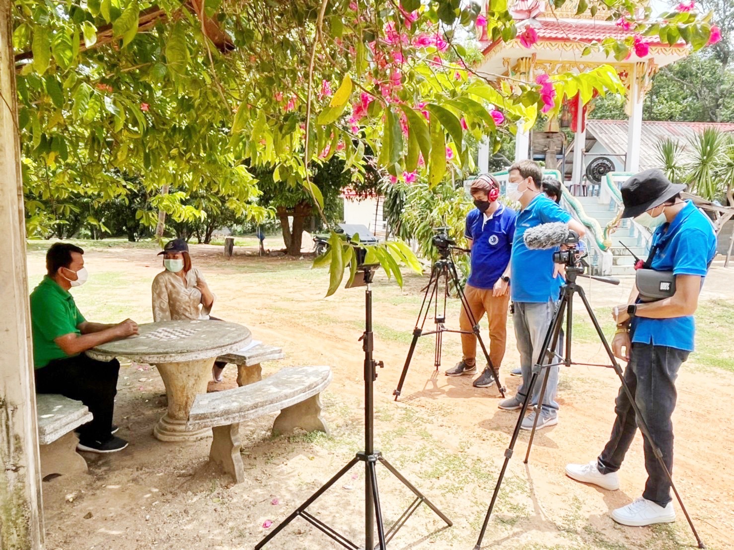 พช.มหาสารคาม ลงพื้นที่จัดทำสื่อเผยแพร่ประชาสัมพันธ์สร้างการรับรู้เกี่ยวกับความสำเร็จในการดำเนินการโครงการ กข.คจ.จังหวัดมหาสารคาม