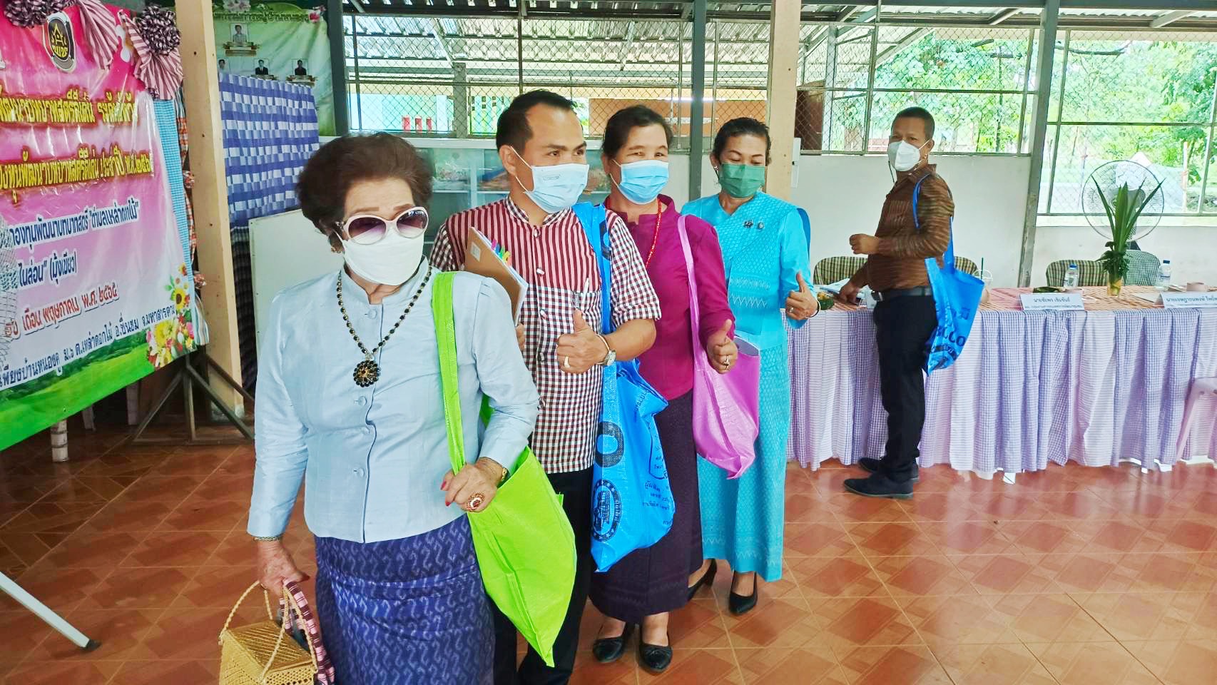 พช.มหาสารคาม คัดเลือกคนกองทุนพัฒนาบทบาทสตรีดีเด่นระดับจังหวัด ตามโครงการเชิดชูเกียรติคนกองทุนพัฒนาบทบาทสตรี ประจำปี 2565 ณ อำเภอชื่นชม จังหวัดมหาสารคาม