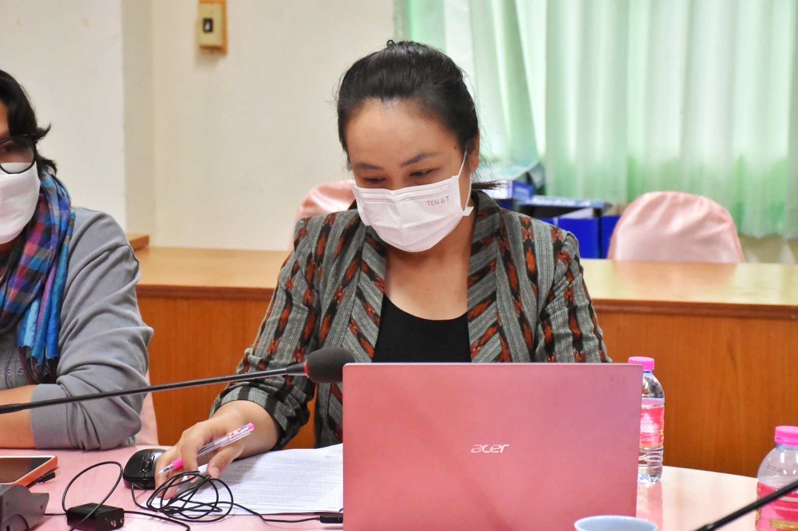 พช.มหาสารคาม ร่วมกับ คณะกรรมการเครือข่าย OTOP จังหวัดมหาสารคาม จัดประชุมเพื่อหารือขับเคลื่อนการดำเนินงาน