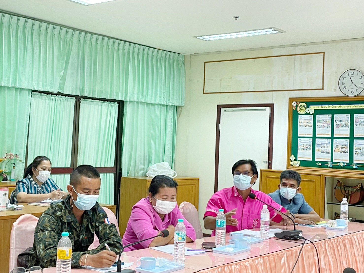 พช.มหาสารคามประชุมการจัดงานกาชาดและมหกรรมมหาสารคามเมืองแห่งสินค้าดี ก้าวสู่สากล ประจำปี ๒๕๖๕ และการประกวดผ้าลายพระราชทาน ผ้าขิดลายนารีรัตนราชกัญญา