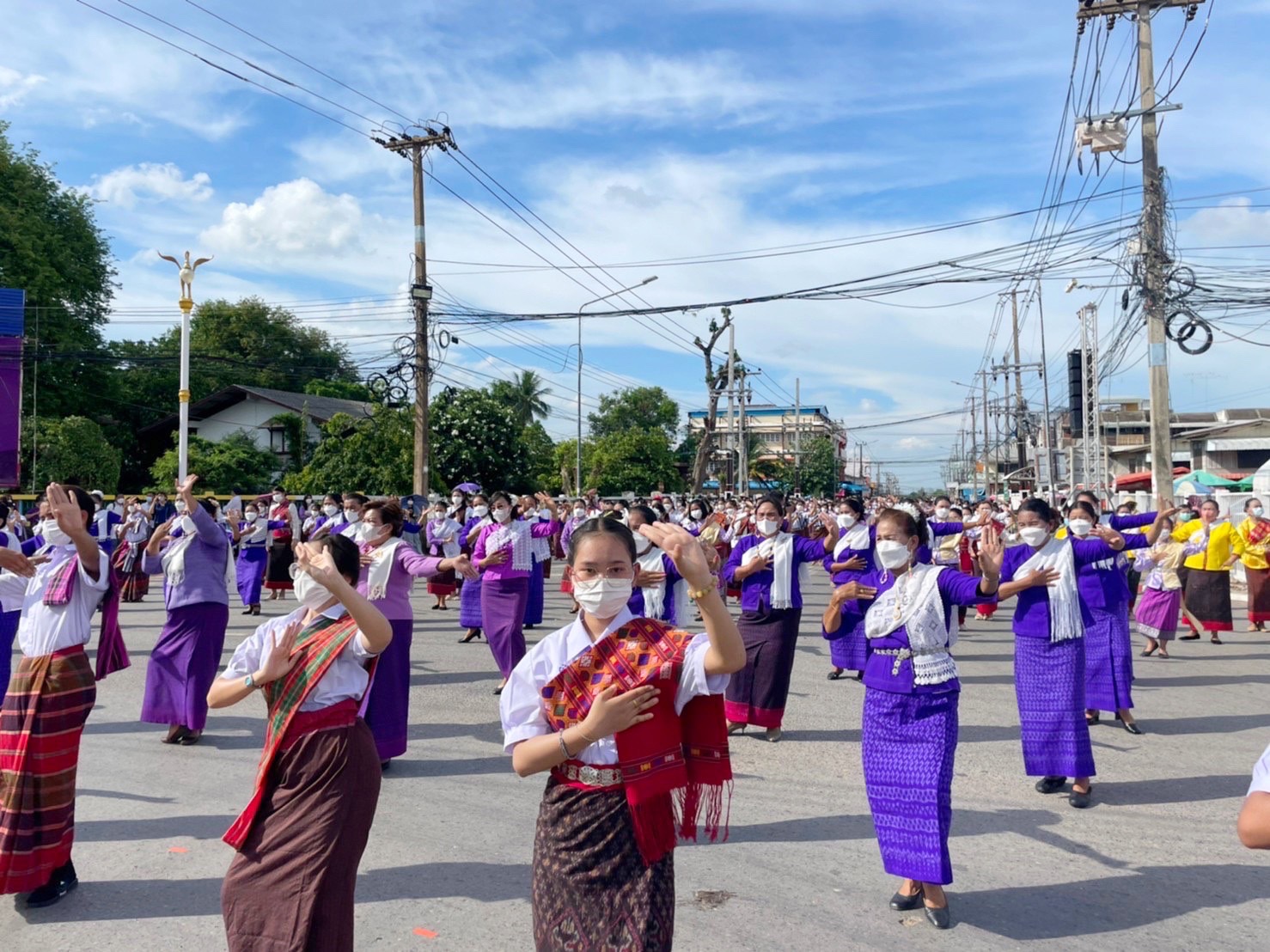 พช.มหาสารคาม “ร่วมพิธีรำเฉลิมพระเกียรติสมเด็จพระนางเจ้าสุทิดา พัชรสุธาพิมลลักษณ พระบรมราชินี เนื่องในวันเฉลิมพระชนพรรษา 44 พรรษา 3 มิถุนายน 2565”