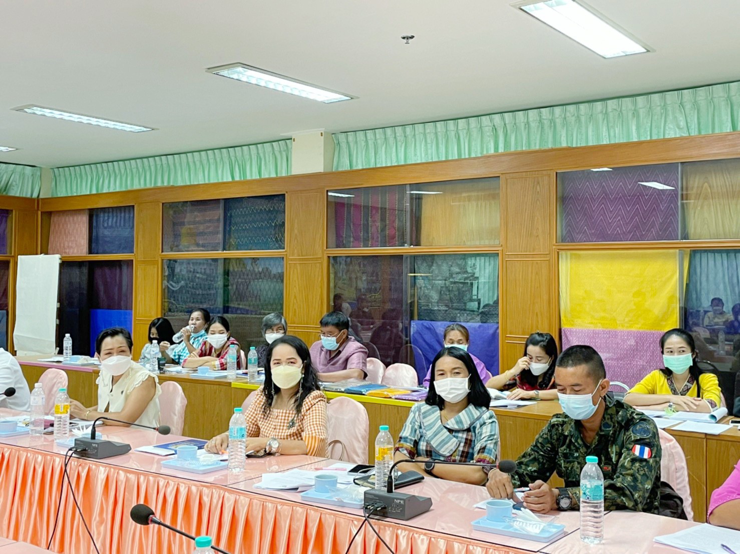 พช.มหาสารคามประชุมการจัดงานกาชาดและมหกรรมมหาสารคามเมืองแห่งสินค้าดี ก้าวสู่สากล ประจำปี ๒๕๖๕ และการประกวดผ้าลายพระราชทาน ผ้าขิดลายนารีรัตนราชกัญญา