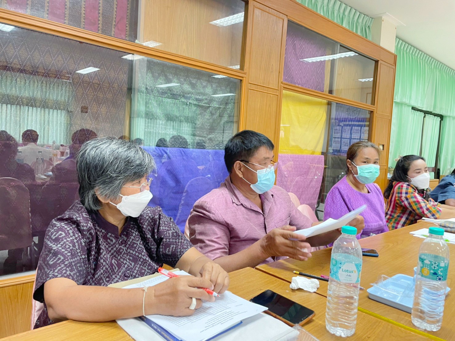 พช.มหาสารคามประชุมการจัดงานกาชาดและมหกรรมมหาสารคามเมืองแห่งสินค้าดี ก้าวสู่สากล ประจำปี ๒๕๖๕ และการประกวดผ้าลายพระราชทาน ผ้าขิดลายนารีรัตนราชกัญญา