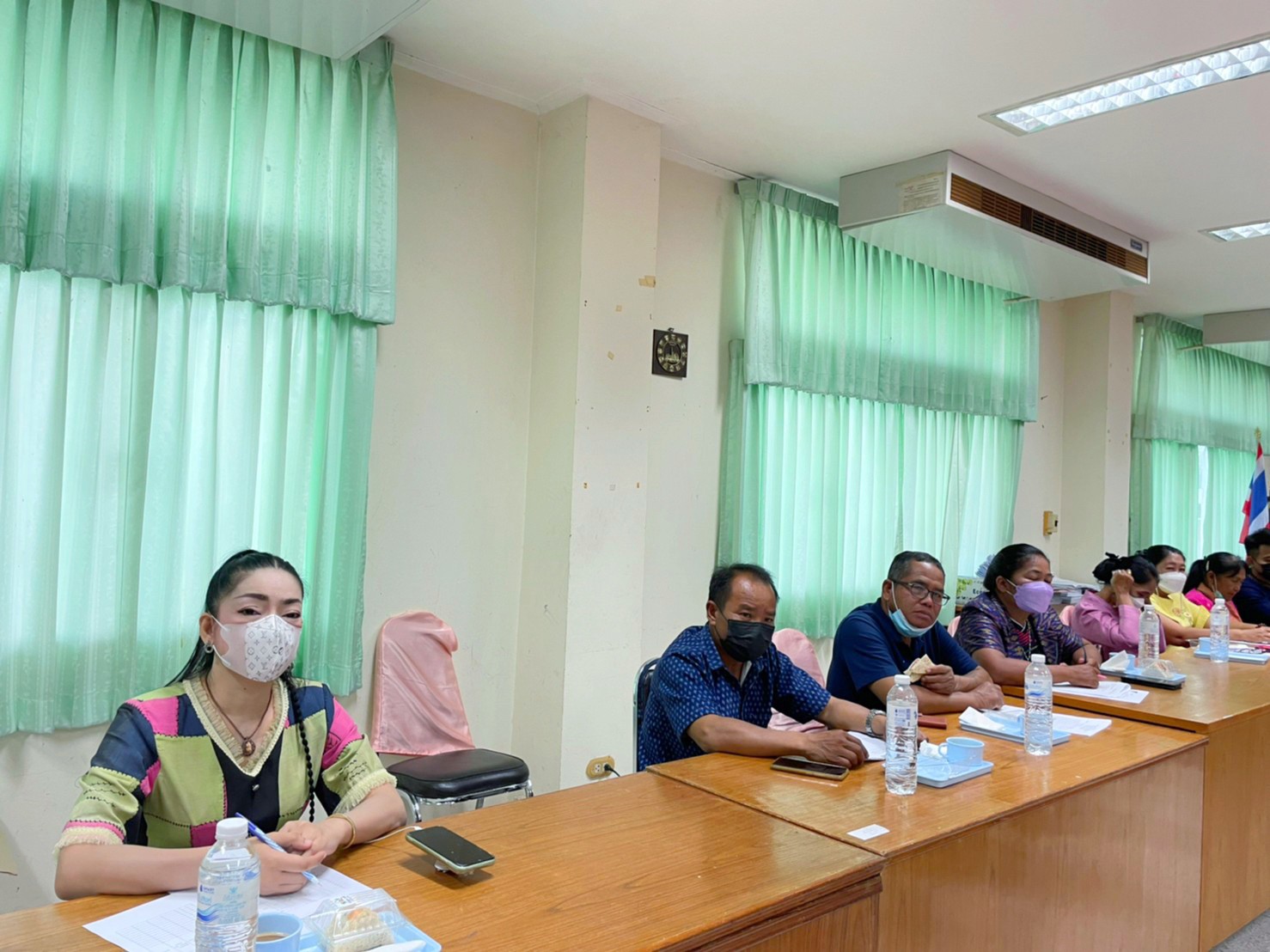 พช.มหาสารคามประชุมการจัดงานกาชาดและมหกรรมมหาสารคามเมืองแห่งสินค้าดี ก้าวสู่สากล ประจำปี ๒๕๖๕ และการประกวดผ้าลายพระราชทาน ผ้าขิดลายนารีรัตนราชกัญญา
