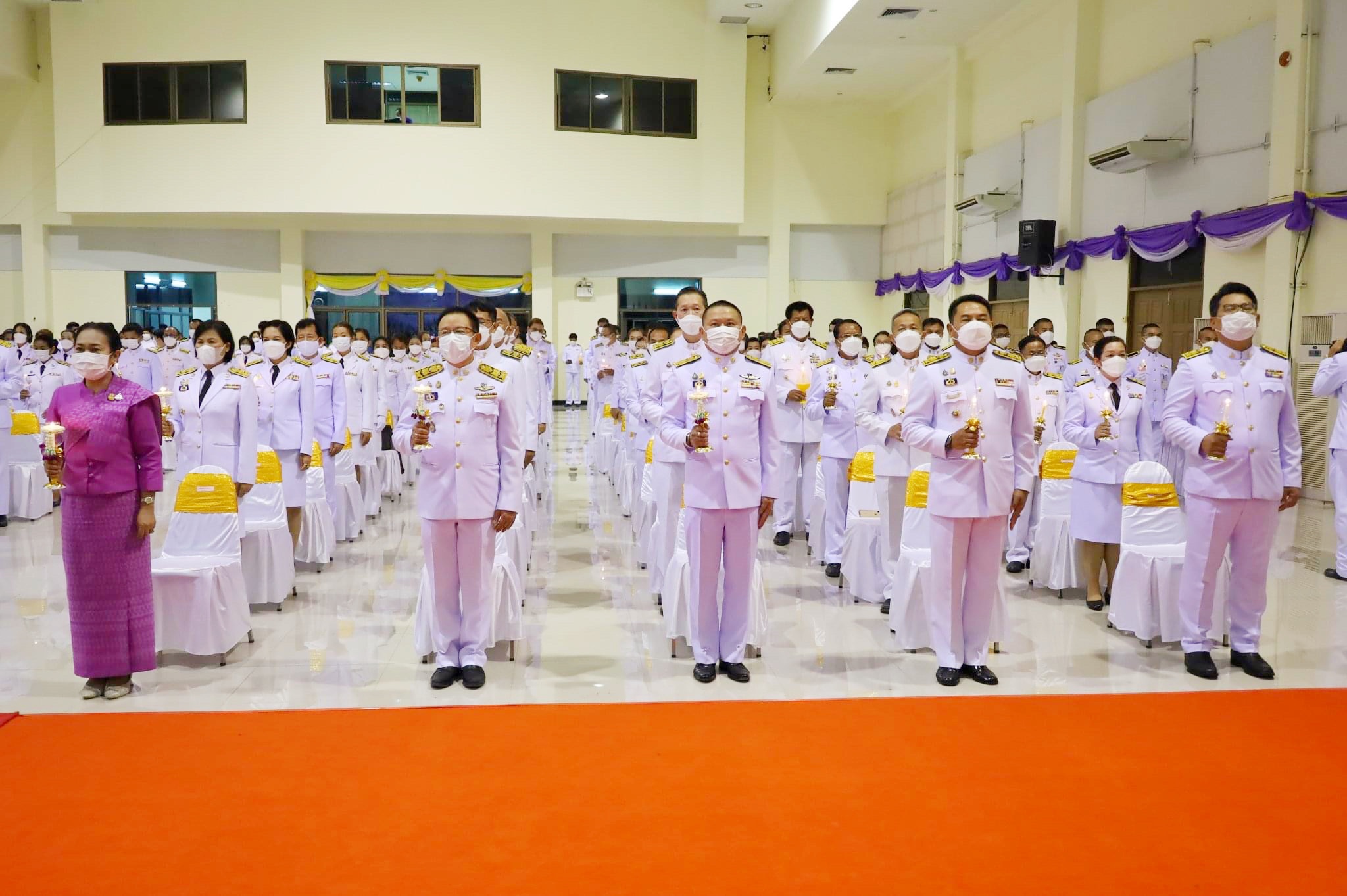 พช.มหาสารคาม ร่วมพิธีวางพานพุ่ม และจุดเทียนชัยถวายพระพรชัยมงคล สมเด็จพระนางเจ้าสุทิดา พัชรสุธาพิมลลักษณ พระบรมราชินี เนื่องในโอกาสวันเฉลิมพระชนมพรรษา วันที่ 3 มิถุนายน 2565