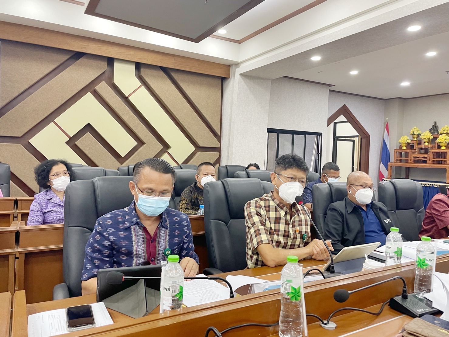 ผู้ว่าราชการจังหวัดมหาสารคาม นำทีมประชุมคณะกรรมการบริหารศูนย์อำนวยการขจัดความยากจนและพัฒนาคนทุกช่วงวัยอย่างยั่งยืนตามหลักปรัชญาของเศรษฐกิจพอเพียงจังหวัดมหาสารคาม (คจพ.จ) ครั้งที่ 4/2565 พร้อมผนึกกำลังขับเคลื่อนขจัดจนเพื่อคนมหาสารคาม