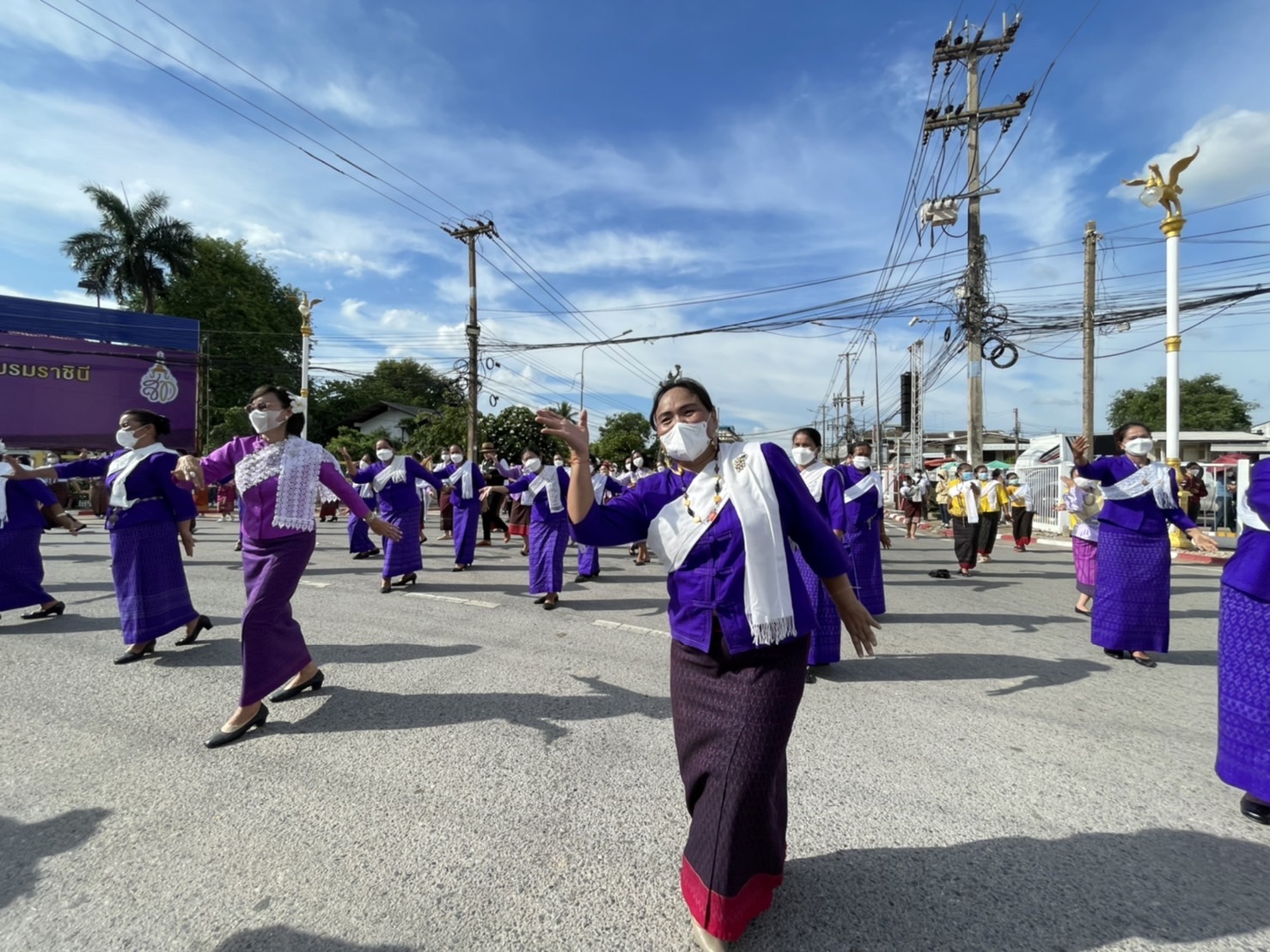 พช.มหาสารคาม “ร่วมพิธีรำเฉลิมพระเกียรติสมเด็จพระนางเจ้าสุทิดา พัชรสุธาพิมลลักษณ พระบรมราชินี เนื่องในวันเฉลิมพระชนพรรษา 44 พรรษา 3 มิถุนายน 2565”