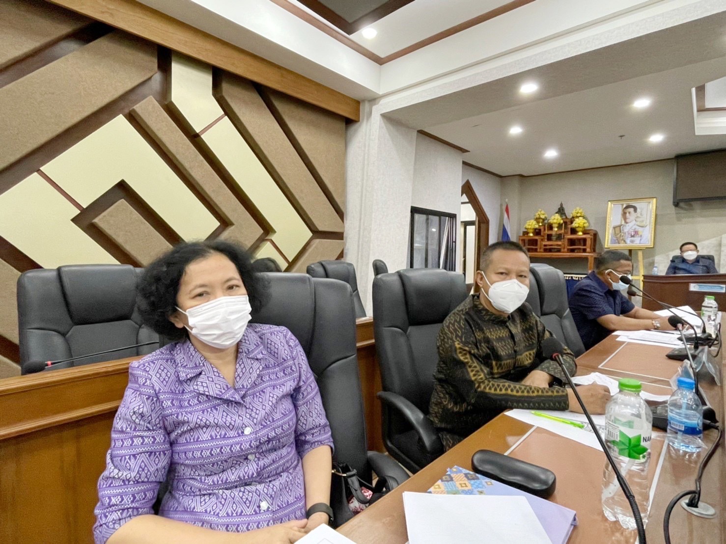 ผู้ว่าราชการจังหวัดมหาสารคาม นำทีมประชุมคณะกรรมการบริหารศูนย์อำนวยการขจัดความยากจนและพัฒนาคนทุกช่วงวัยอย่างยั่งยืนตามหลักปรัชญาของเศรษฐกิจพอเพียงจังหวัดมหาสารคาม (คจพ.จ) ครั้งที่ 4/2565 พร้อมผนึกกำลังขับเคลื่อนขจัดจนเพื่อคนมหาสารคาม