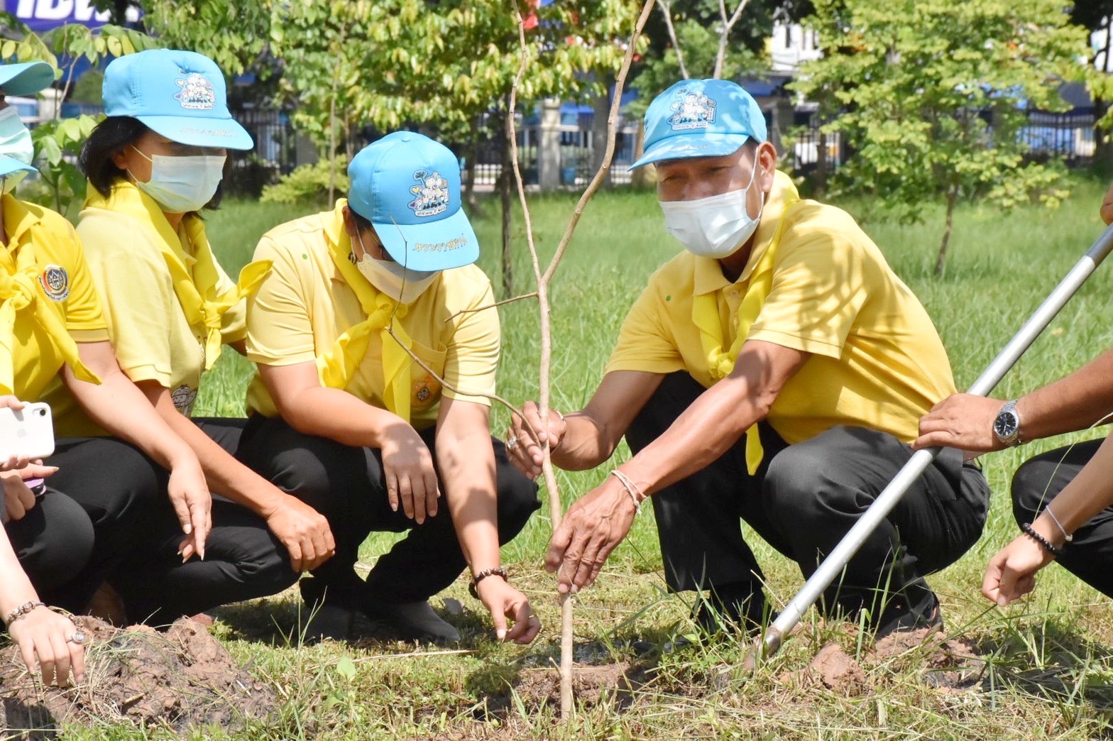 พช.มหาสารคาม ร่วมกิจกรรมจิตอาสาเฉลิมพระเกียรติสมเด็จพระนางเจ้าฯ พระบรมราชินี เนื่องในโอกาสวันเฉลิมพระชนมพรรษา 3 มิถุนายน 2565