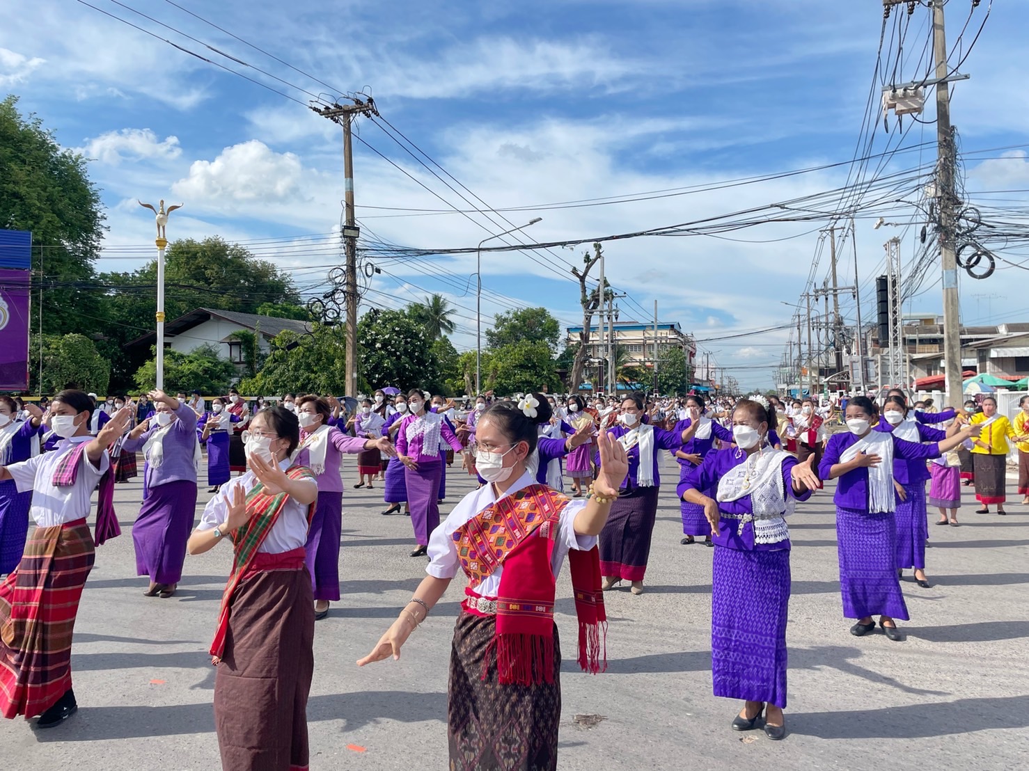 พช.มหาสารคาม “ร่วมพิธีรำเฉลิมพระเกียรติสมเด็จพระนางเจ้าสุทิดา พัชรสุธาพิมลลักษณ พระบรมราชินี เนื่องในวันเฉลิมพระชนพรรษา 44 พรรษา 3 มิถุนายน 2565”