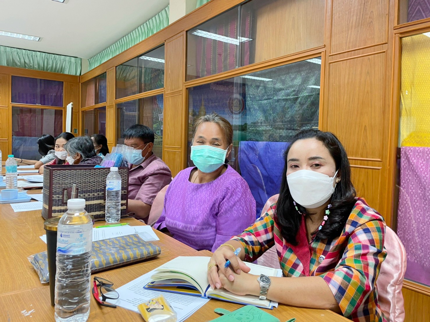 พช.มหาสารคามประชุมการจัดงานกาชาดและมหกรรมมหาสารคามเมืองแห่งสินค้าดี ก้าวสู่สากล ประจำปี ๒๕๖๕ และการประกวดผ้าลายพระราชทาน ผ้าขิดลายนารีรัตนราชกัญญา