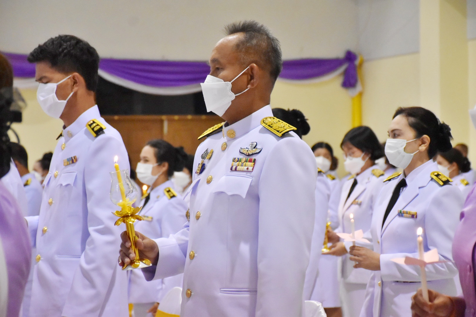 พช.มหาสารคาม ร่วมพิธีวางพานพุ่ม และจุดเทียนชัยถวายพระพรชัยมงคล สมเด็จพระนางเจ้าสุทิดา พัชรสุธาพิมลลักษณ พระบรมราชินี เนื่องในโอกาสวันเฉลิมพระชนมพรรษา วันที่ 3 มิถุนายน 2565