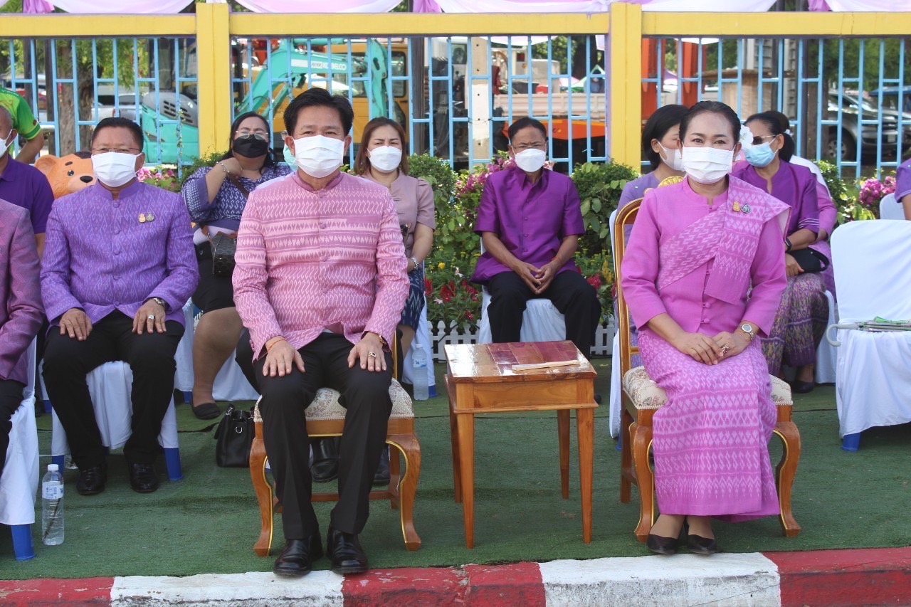 พช.มหาสารคาม “ร่วมพิธีรำเฉลิมพระเกียรติสมเด็จพระนางเจ้าสุทิดา พัชรสุธาพิมลลักษณ พระบรมราชินี เนื่องในวันเฉลิมพระชนพรรษา 44 พรรษา 3 มิถุนายน 2565”
