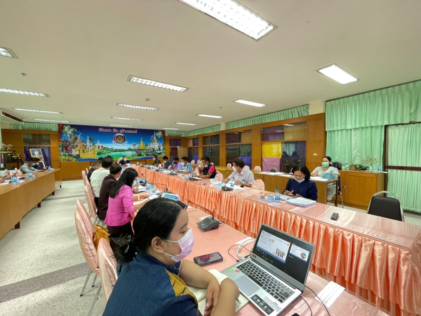 รองผู้ว่าราชการจังหวัดมหาสารคาม “ประชุมคณะทำงานรับผิดชอบตามมิติของปัญหาการขจัดความยากจนและพัฒนาคนทุกช่วงวัยอย่างยั่งยืน ตามหลักปรัชญาของเศรษฐกิจพอเพียงจังหวัดมหาสารคาม” (มิติปัญหาด้านรายได้)