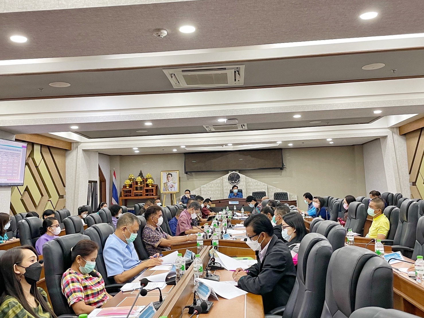 ผู้ว่าราชการจังหวัดมหาสารคาม นำทีมประชุมคณะกรรมการบริหารศูนย์อำนวยการขจัดความยากจนและพัฒนาคนทุกช่วงวัยอย่างยั่งยืนตามหลักปรัชญาของเศรษฐกิจพอเพียงจังหวัดมหาสารคาม (คจพ.จ) ครั้งที่ 4/2565 พร้อมผนึกกำลังขับเคลื่อนขจัดจนเพื่อคนมหาสารคาม