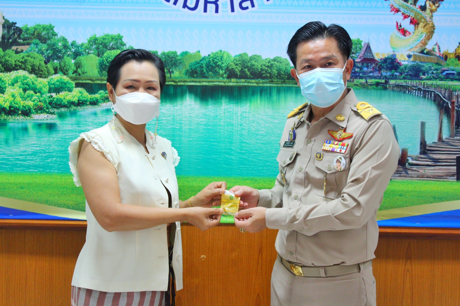 พช.มหาสารคามประชุมการจัดงานกาชาดและมหกรรมมหาสารคามเมืองแห่งสินค้าดี ก้าวสู่สากล ประจำปี ๒๕๖๕ และการประกวดผ้าลายพระราชทาน ผ้าขิดลายนารีรัตนราชกัญญา