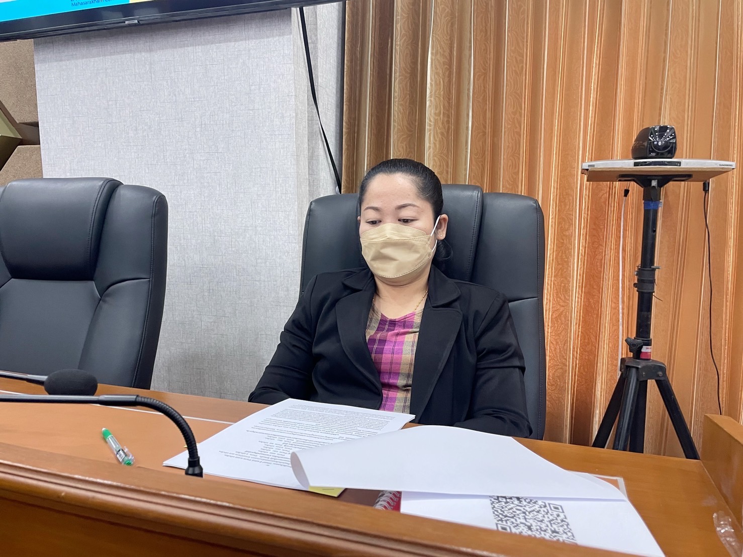 ผู้ว่าราชการจังหวัดมหาสารคาม นำทีมประชุมคณะกรรมการบริหารศูนย์อำนวยการขจัดความยากจนและพัฒนาคนทุกช่วงวัยอย่างยั่งยืนตามหลักปรัชญาของเศรษฐกิจพอเพียงจังหวัดมหาสารคาม (คจพ.จ) ครั้งที่ 4/2565 พร้อมผนึกกำลังขับเคลื่อนขจัดจนเพื่อคนมหาสารคาม