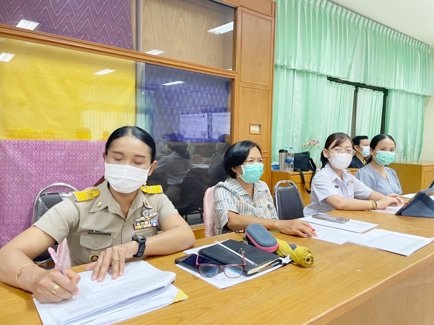 รองผู้ว่าราชการจังหวัดมหาสารคาม “ประชุมคณะทำงานรับผิดชอบตามมิติของปัญหาการขจัดความยากจนและพัฒนาคนทุกช่วงวัยอย่างยั่งยืน ตามหลักปรัชญาของเศรษฐกิจพอเพียงจังหวัดมหาสารคาม” (มิติปัญหาด้านความเป็นอยู่)
