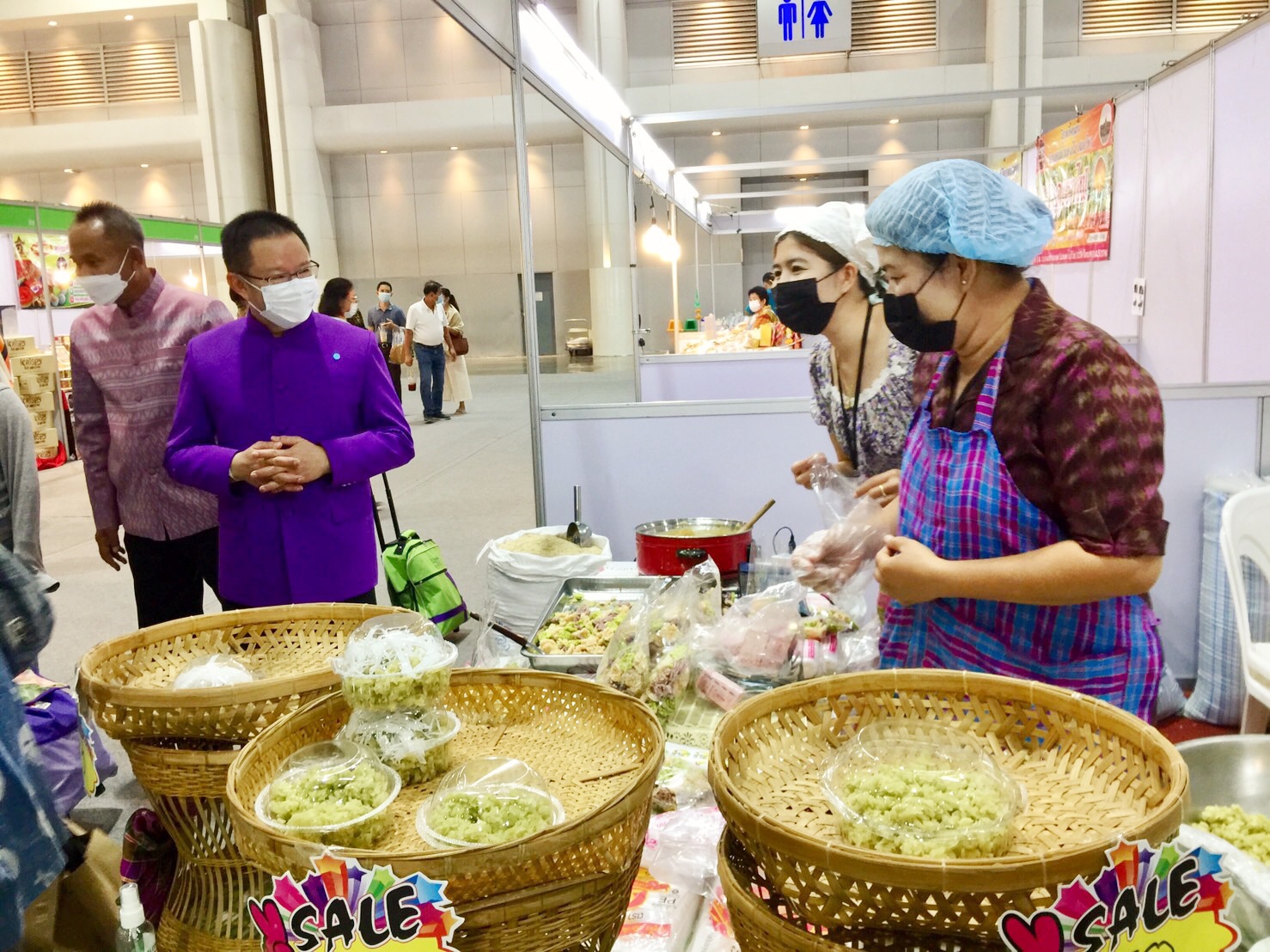 จังหวัดมหาสารคาม ร่วมพิธีเปิดงาน OTOP Midyear 2022 “สุขช้อป สุขใจ สุขทั่วไทยรวมไว้ในที่เดียว” พร้อมเยี่ยมให้กำลังใจและอุดหนุนผู้ประกอบการจังหวัดมหาสารคาม