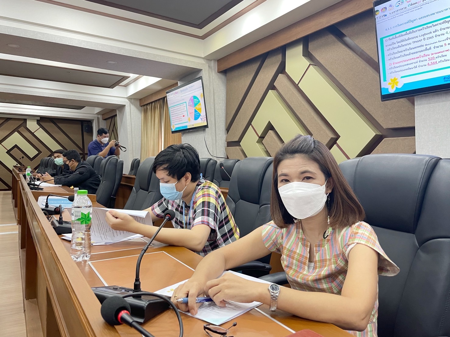 ผู้ว่าราชการจังหวัดมหาสารคาม นำทีมประชุมคณะกรรมการบริหารศูนย์อำนวยการขจัดความยากจนและพัฒนาคนทุกช่วงวัยอย่างยั่งยืนตามหลักปรัชญาของเศรษฐกิจพอเพียงจังหวัดมหาสารคาม (คจพ.จ) ครั้งที่ 4/2565 พร้อมผนึกกำลังขับเคลื่อนขจัดจนเพื่อคนมหาสารคาม