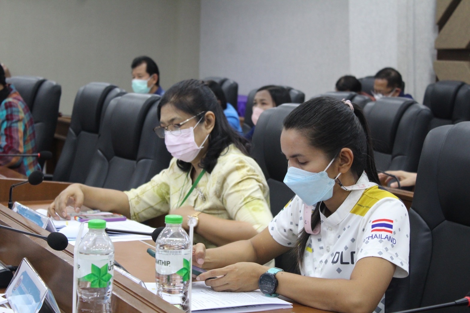 ผู้ว่าราชการจังหวัดมหาสารคาม นำทีมประชุมคณะกรรมการบริหารศูนย์อำนวยการขจัดความยากจนและพัฒนาคนทุกช่วงวัยอย่างยั่งยืนตามหลักปรัชญาของเศรษฐกิจพอเพียงจังหวัดมหาสารคาม (คจพ.จ) ครั้งที่ 4/2565 พร้อมผนึกกำลังขับเคลื่อนขจัดจนเพื่อคนมหาสารคาม