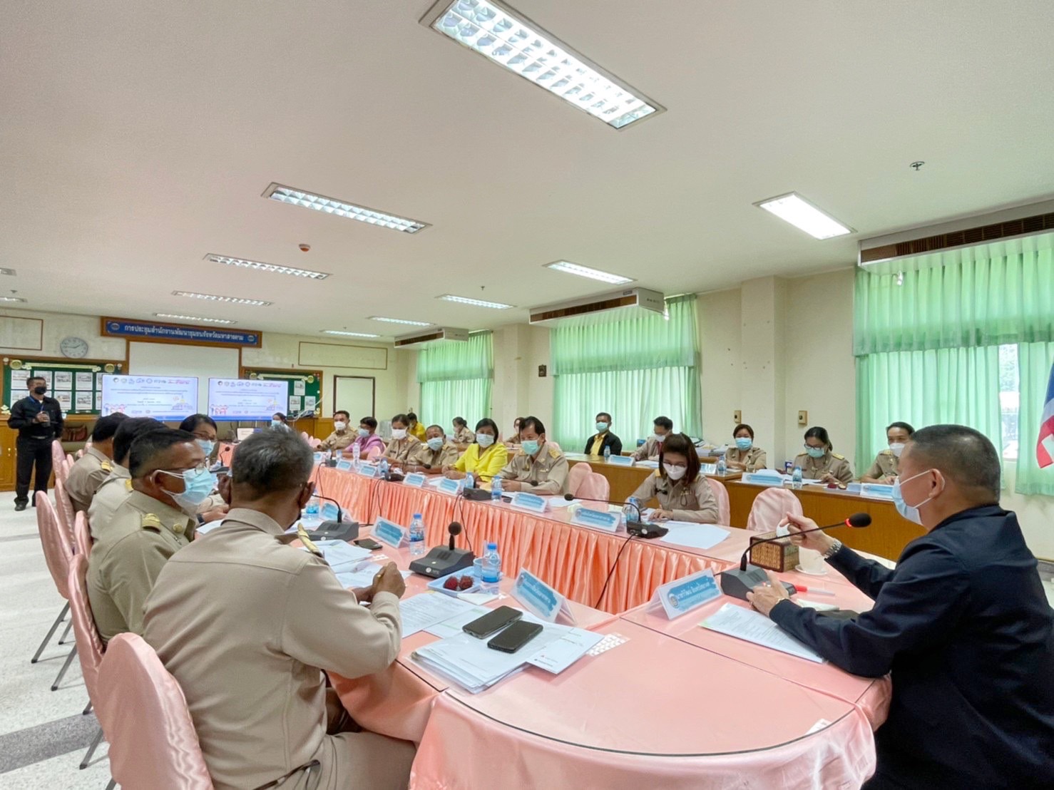 รองผู้ว่าราชการจังหวัดมหาสารคาม “ประชุมคณะทำงานรับผิดชอบตามมิติของปัญหาการขจัดความยากจนและพัฒนาคนทุกช่วงวัยอย่างยั่งยืน ตามหลักปรัชญาของเศรษฐกิจพอเพียงจังหวัดมหาสารคาม” (มิติปัญหาด้านความเป็นอยู่)