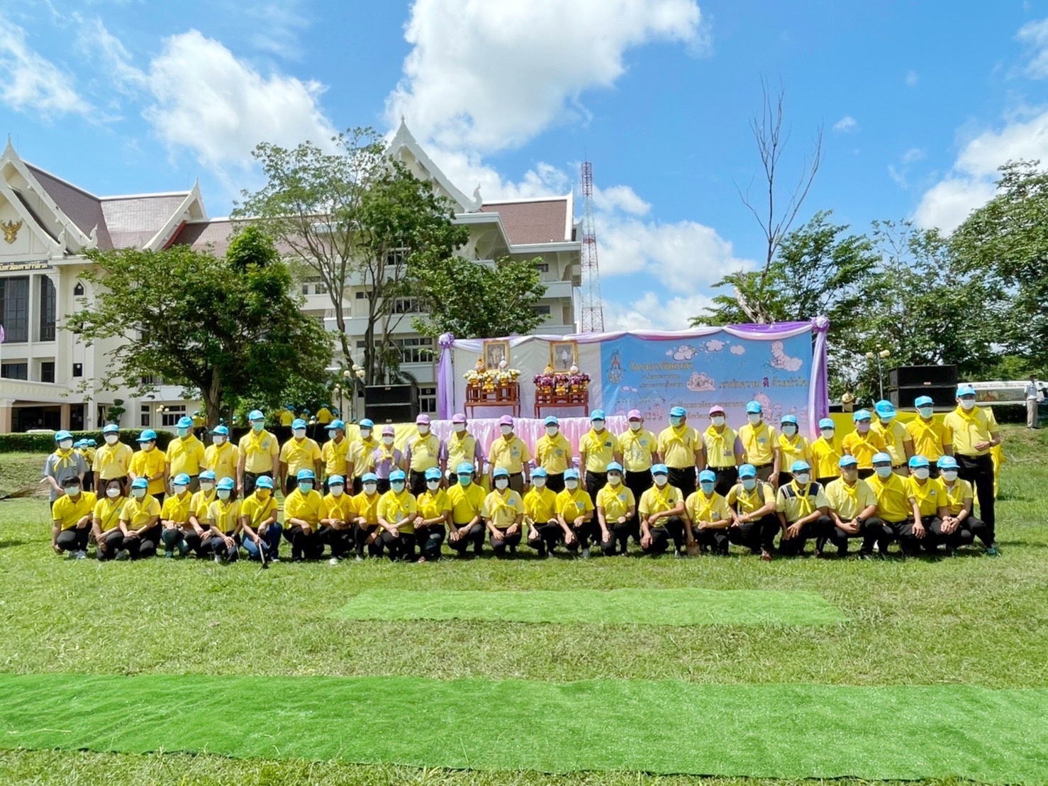 พช.มหาสารคาม ร่วมกิจกรรมจิตอาสาเฉลิมพระเกียรติสมเด็จพระนางเจ้าฯ พระบรมราชินี เนื่องในโอกาสวันเฉลิมพระชนมพรรษา 3 มิถุนายน 2565