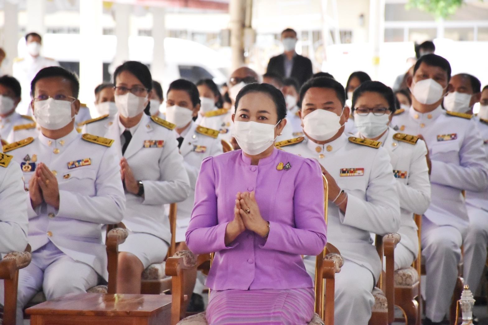 พช.มหาสารคาม ร่วมพิธีทำบุญตักบาตรถวายพระราชกุศลสมเด็จพระนางเจ้าฯ พระบรมราชินี เนื่องในโอกาสวันเฉลิมพระชนมพรรษา 3 มิถุนายน 2565