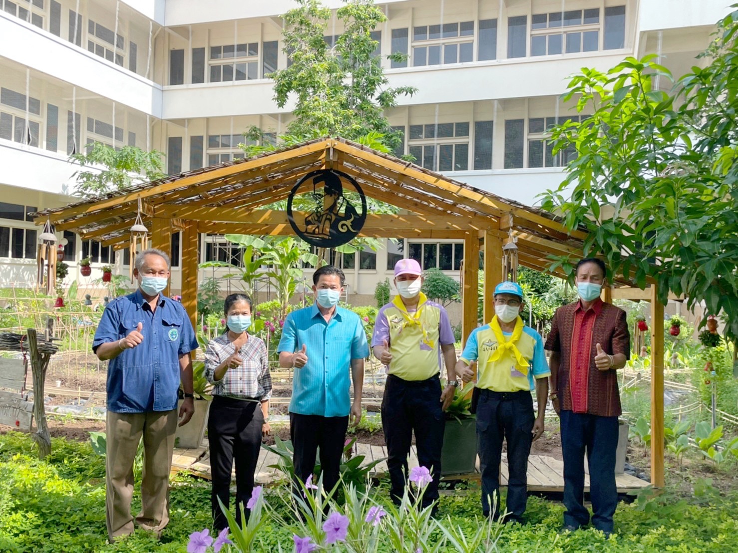 ผู้ว่าราชการจังหวัดมหาสารคามนำทีมปรับปรุงภูมิทัศน์ ลานจตุรมุข ศาลากลางจังหวัดมหาสารคาม