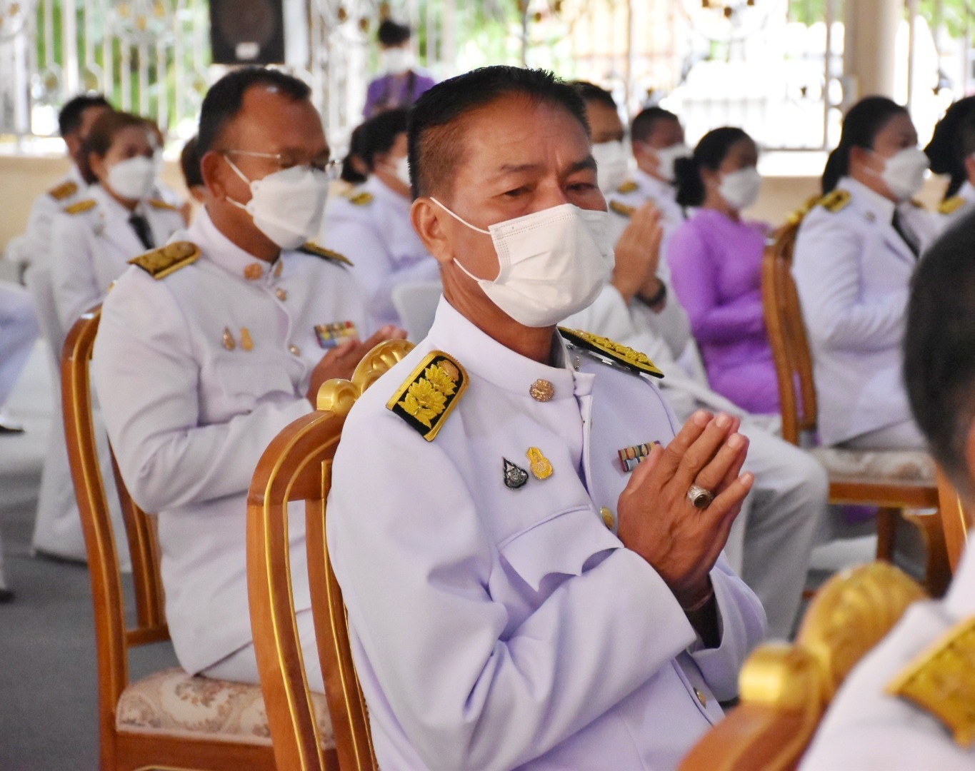 พช.มหาสารคาม ร่วมพิธีทำบุญตักบาตรถวายพระราชกุศลสมเด็จพระนางเจ้าฯ พระบรมราชินี เนื่องในโอกาสวันเฉลิมพระชนมพรรษา 3 มิถุนายน 2565