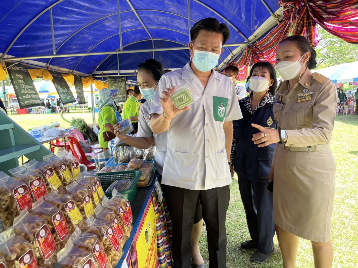 พช.มหาสารคาม ร่วมโครงการปกป้องและเชิดชูสถาบันพระมหากษัตริย์ และหน่วยบำบัดทุกข์ บำรุงสุข สร้างรอยยิ้มให้ประชาชน จ.มหาสารคาม (จังหวัดเคลื่อนที่ ) ประจำเดือน มิ.ย. 2565