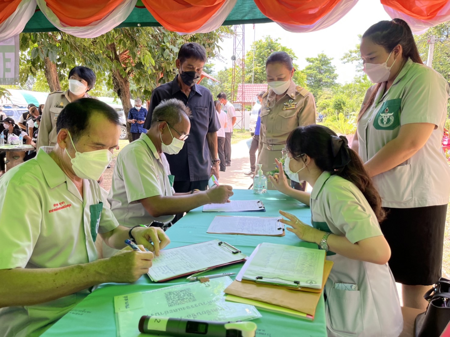 พช.มหาสารคาม ร่วมโครงการปกป้องและเชิดชูสถาบันพระมหากษัตริย์ และหน่วยบำบัดทุกข์ บำรุงสุข สร้างรอยยิ้มให้ประชาชน จ.มหาสารคาม (จังหวัดเคลื่อนที่ ) ประจำเดือน มิ.ย. 2565